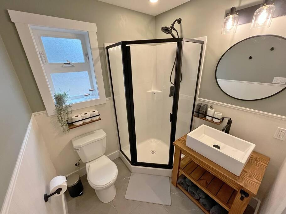 Modern Studio With Soft Tub And Mountain Views - Ratcliffe Guest Suite Duncan Exterior foto